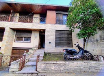 Casa · 170m² · 5 Ambientes · 2 Cocheras · Casa 5 Amb Venta Martinez con Jardin Cochera Doble