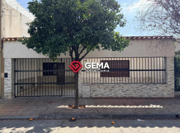 Casa · 282m² · 10 Ambientes · 1 Cochera · Casa en Los Pacara