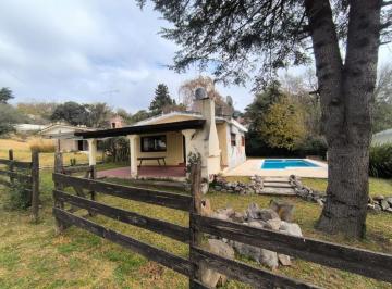 Casa · 97m² · 6 Ambientes · 1 Cochera · Casa Agua de Oro 2 Dorm. con Pileta Apta Credito