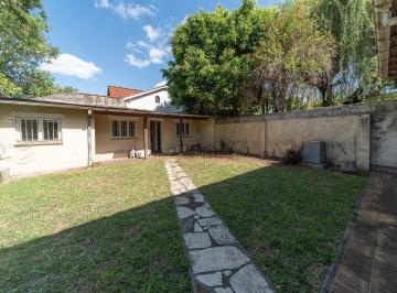 Casa · 126m² · 3 Ambientes · 1 Cochera · Casa en Venta a Refaccionar en Villa Ballester