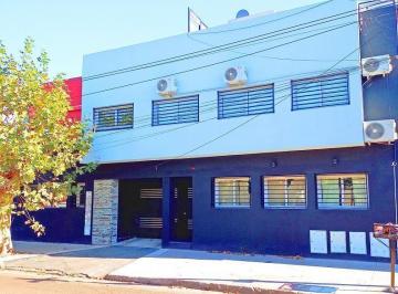 Casa · 120m² · 4 Ambientes · Amplio Triplex Moderno 4amb Al Frente con Cochera y Terraza.