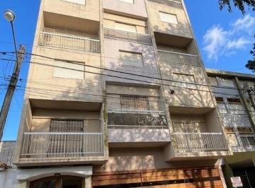 Departamento · 38m² · 2 Ambientes · Luminoso 2 Ambientes C/gas Natural, Completamente Equipado.