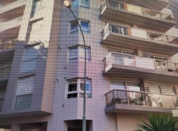 Departamento · 96m² · 4 Ambientes · 1 Cochera · Departamento de 4 Amb. con Cochera