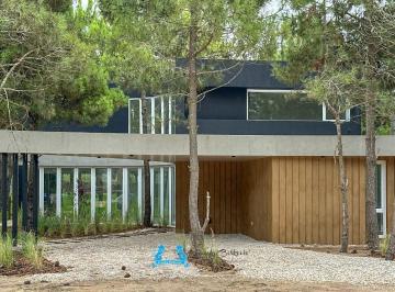 Casa de 5 ambientes, Costa Esmeralda · Venta Estrena Casa Costa Esmeralda Diseño de Autor a Estrenar