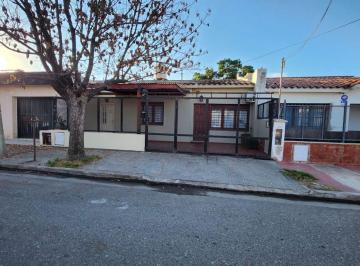 Casa · 99m² · 5 Ambientes · 1 Cochera · Venta Casa 2 Dorm. Barrio F. Mitre