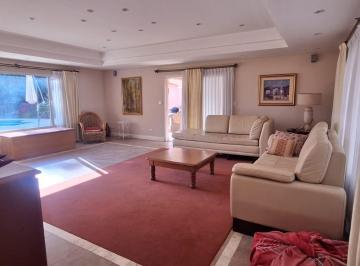 Casa · 460m² · 5 Dormitorios · 2 Cocheras · Casa Alquiler de 5 Dorm. en Calle Paso, Carrodilla m San Martín