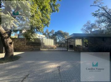 Casa · 180m² · 5 Ambientes · 2 Cocheras · Casa Venta Complejo Amalfi Villa Allende Golf