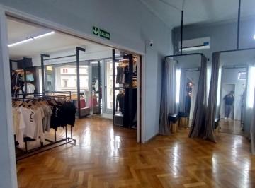 Oficina comercial · 435m² · 16 Ambientes · Excelente Ubicación! Oficina en Alquiler