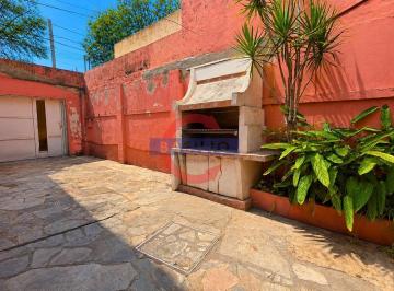 Casa · 179m² · 3 Ambientes · 1 Cochera · Venta Casa de 3 Ambientes con Patio y Parrilla en Carapachay