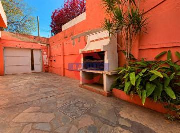 Casa · 179m² · 3 Ambientes · 1 Cochera · Venta Casa de 3 Ambientes con Patio y Parrilla en Carapachay