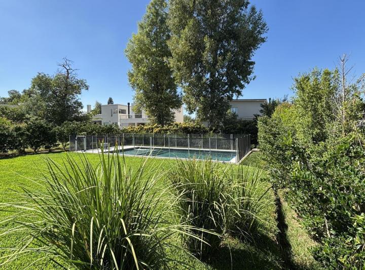 Casa en venta en Santa Elena · 4 ambientes