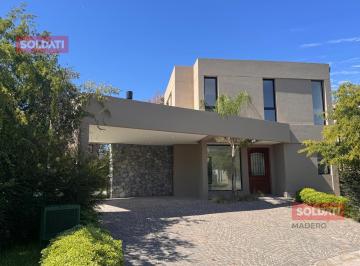 Casa · 227m² · 5 Ambientes · Casa en Fincas de Hudson