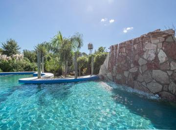 Casa · 72m² · 1 Ambiente · 1 Cochera · Venta Casa Tipo Loft en Escobar con Gran Parque y Pileta, Barrio Los Pájaros, El Cazador