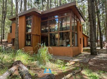 Casa de 4 ambientes, Costa Esmeralda · Casa 180 m². Venta Costa Esmeralda Barrio Bosque