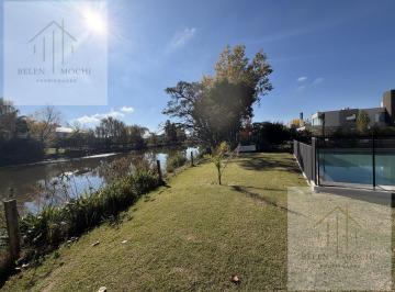 Casa · 220m² · 4 Ambientes · 3 Cocheras · Casa en Venta en Barrio Privado, San Eliseo Golf Canning, San Vicente
