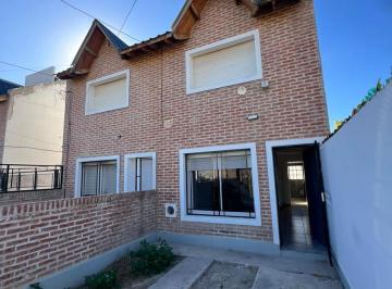 PH · 70m² · 3 Ambientes · 1 Cochera · Alquilo Dúplex 2 Dormotorios Zona Oeste.