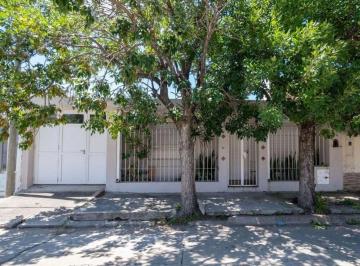 Casa de 1 ambiente, Ciudad de Santa Fe · Hermosa Casa de 3 Dorm. en Barrio Mayoraz