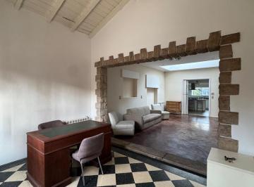 Oficina comercial · 300m² · 5 Ambientes · 3 Cocheras · Alquiler Profesional en Guemes