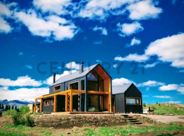 Casa · 140m² · 5 Ambientes · 2 Cocheras · Casa en Venta en San Martín de Los Andes. Barrio Noregon