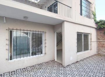 PH · 60m² · 4 Ambientes · 1 Cochera · PH de 4 Ambientes en Alquiler, Excelente Ubicacion de Quilmes Oeste!