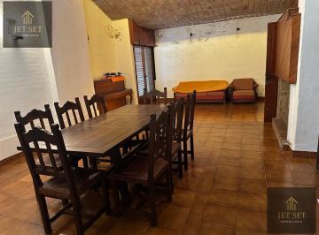 Casa · 230m² · 3 Ambientes · 1 Cochera · Casa en Villa Belgrano