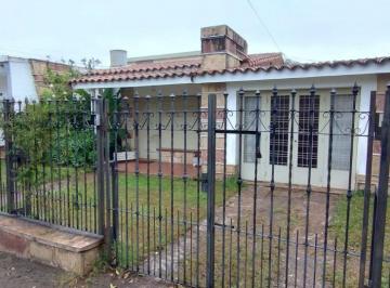 Casa de 3 ambientes, Córdoba · Casa de Tres Dorm. Apto Crédito en Barrio Las Flores