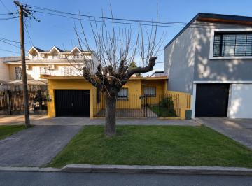 Casa de 3 ambientes, Quilmes · Dos Casas Sobre Lote de 10x30 m en Excelente Ubicación - Quilmes Oeste