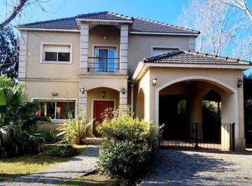 Casa · 161m² · 5 Dormitorios · 2 Cocheras · Venta de Casa, Oportunidad!