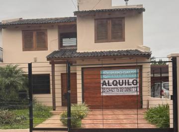 Casa · 140m² · 6 Ambientes · 1 Cochera · Casa en Alquiler - Cerro de Las Rosas