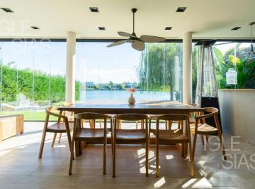 Casa · 245m² · 5 Ambientes · 2 Cocheras · Casa en Venta Al Lago en Las Tipas, Nordelta
