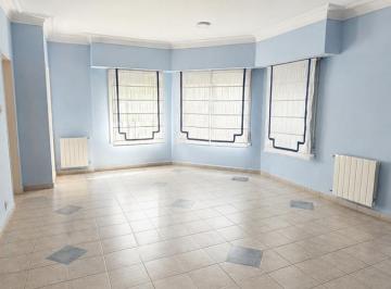 Casa · 110m² · 6 Ambientes · Casa 4 Dorm - Villa Mitre - Apta Crédito
