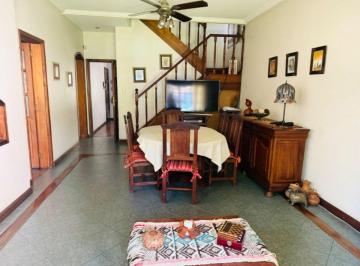 Casa · 159m² · 5 Ambientes · 1 Cochera · Casa en Venta en Lomas de Zamora C/ Pileta + Quincho