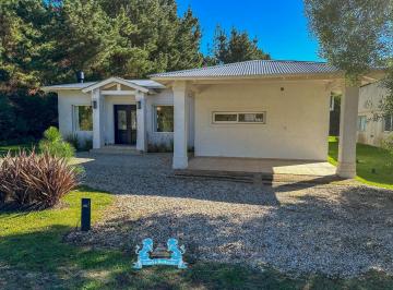 Casa de 4 ambientes, Costa Esmeralda · Casa con 175 m² y 3 Dorm. en Suite Venta en Costa Esmeralda Pileta