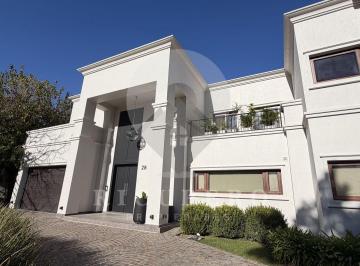 RCP-RCP-2154_2 · Alquiler Casa 8 Ambientes