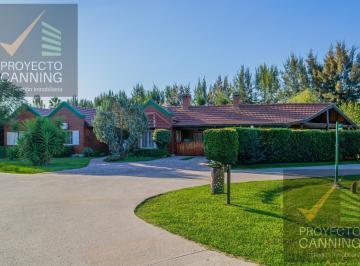 Casa · 188m² · 5 Ambientes · 3 Cocheras · Casa en Venta en Barrio Campos de Echeverria, Canning