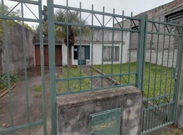 Casa · 150m² · 2 Ambientes · 1 Cochera · Venta Casa 2 Dorm. C/dpto Interno a Reciclar