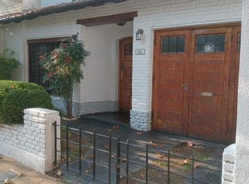 Casa · 135m² · 3 Ambientes · 1 Cochera · Chalet 2 Plantas Apto Credito Exc. Estado!