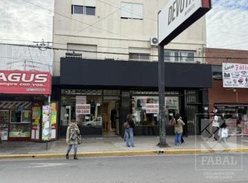 Local comercial · 225m² · 3 Ambientes · Local Alquiler Centro, 225 m² con Oficina, Baño, Depósito y Patio