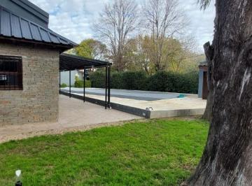 Casa de 5 ambientes, Ituzaingó · Chalet en Venta, 5 Ambientes, 1515 m² de Lote, Parque Leloir