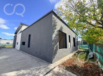 Casa · 144m² · 4 Ambientes · 2 Cocheras · Venta Casa 4 Ambientes Obra en Construcción Presidente Peron