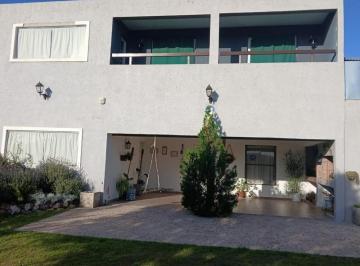 Casa · 193m² · 5 Ambientes · 1 Cochera · Venta Casa Malagueño