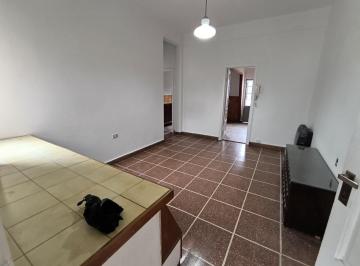 PH · 77m² · 4 Ambientes · PH en Alquiler Agronomia Gutenberg 3137 Primer Piso Contrafrente