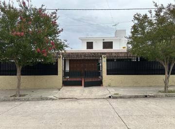 Casa · 250m² · 5 Ambientes · 2 Cocheras · Casa en Urca Apta Nación