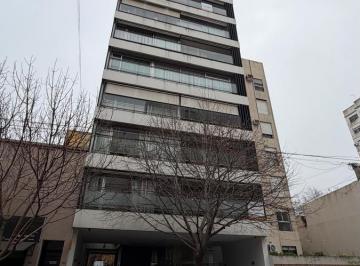 Departamento · 66m² · 2 Ambientes · 1 Cochera · Departamento Semipiso en Alquiiler, Excelente Zona