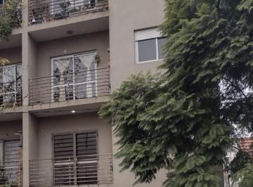 Edificio de 2 ambientes, La Plata · Departamento en Frente de Edificio Calle 65 E/1 y Diag. 73