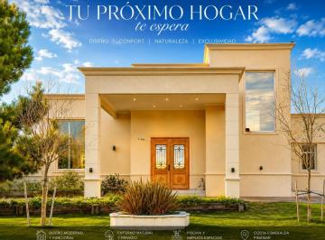 Casa de 7 ambientes, Costa Esmeralda · Casa de 380 m² con 6 Dorm. en Venta en Costa Esmeralda de Impronta Elegante y Atemporal