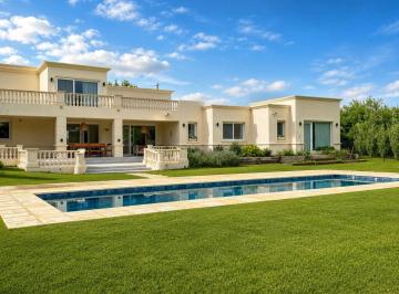 Casa de 7 ambientes, Costa Esmeralda · Casa 380 m² 6 Dorm. Venta Costa Esmeralda de Impronta Elegante y Atemporal