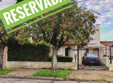 Casa · 185m² · 4 Ambientes · 1 Cochera · Tu Casa C/ Cochera Jardín y Parrilla en Boulogne