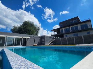 Casa · 450m² · 8 Ambientes · 4 Cocheras · Venta Casa Categoria en Altos de Carlos Paz