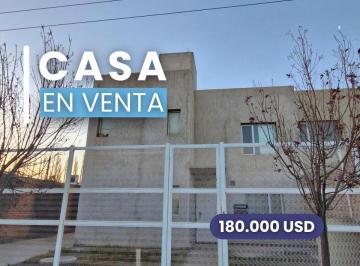 Casa · 192m² · 4 Ambientes · 2 Cocheras · Casa 2 Dorm. + Estudio | Don Lukacs Plottier
